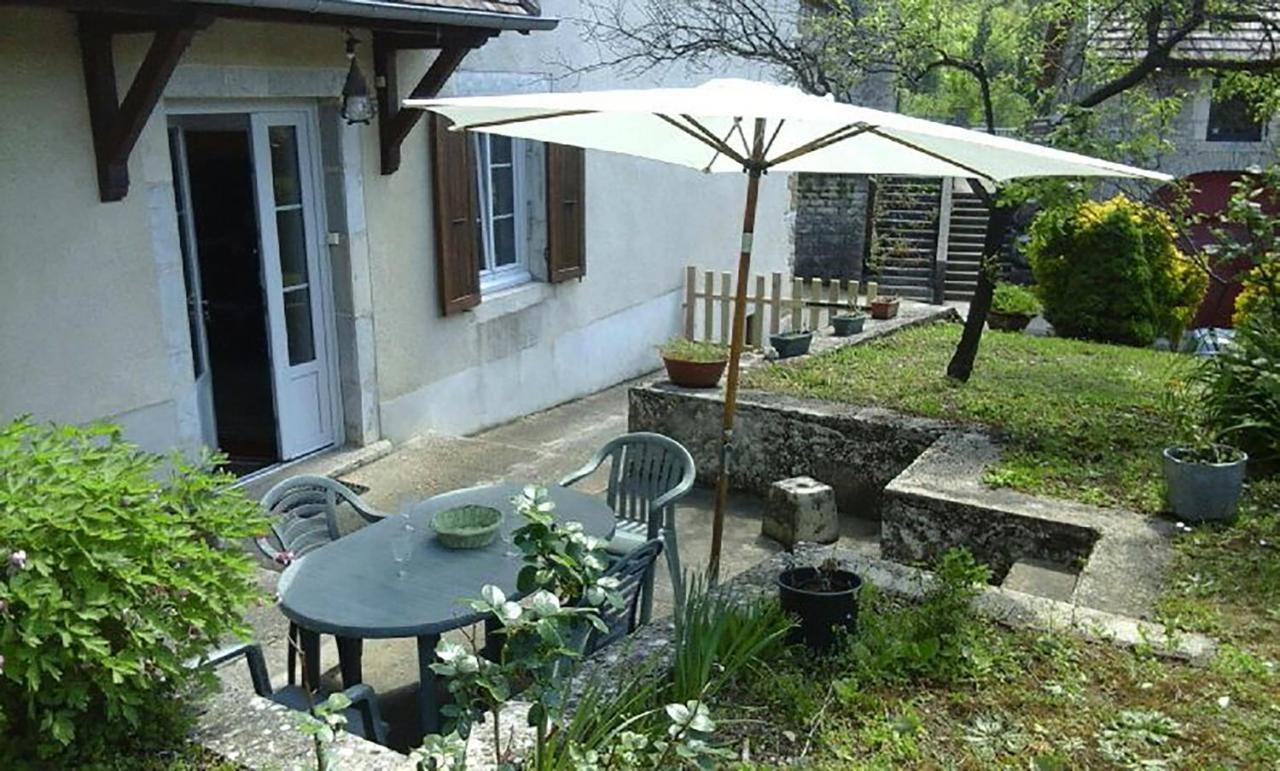Retro Arty House Villa Mesnay Exterior photo